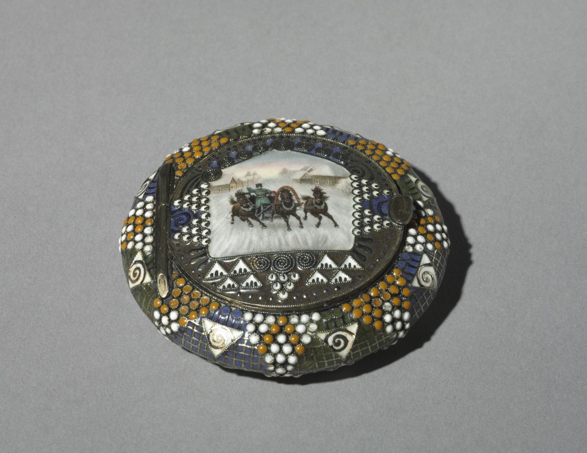 Additional museum view 2 of Pill or Snuff Box (accession 1966.466).