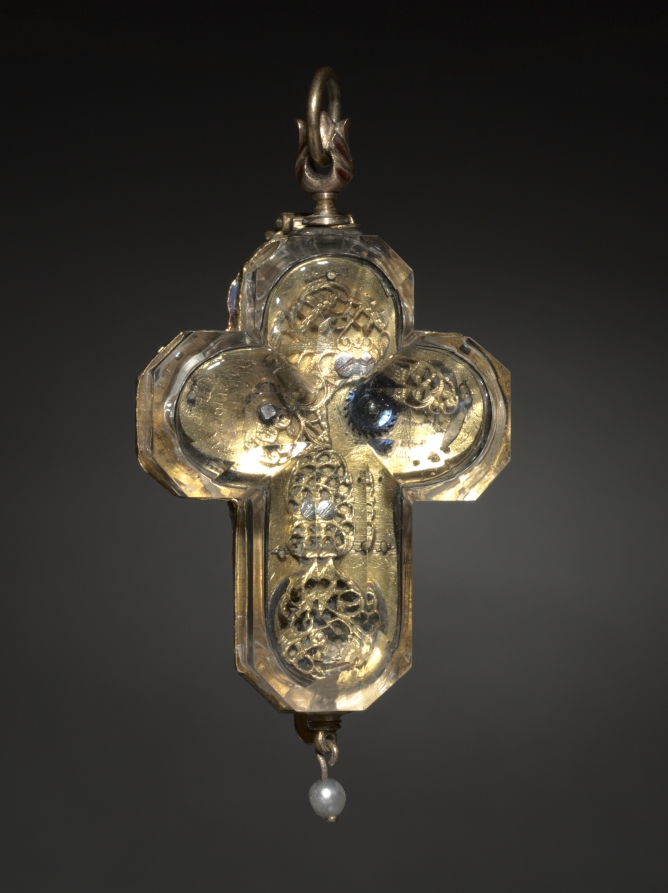 Additional museum view 2 of Cross-Shaped Clock (accession 1929.996).