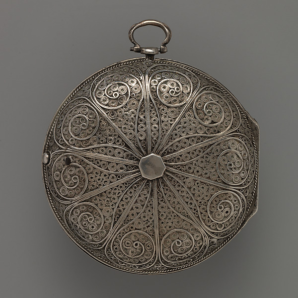 Additional museum view 2 of Watch (accession 07.253.1a–d).