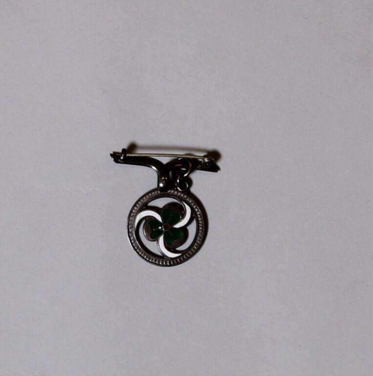 Badge — Girl Guide Thank You badge, belonging to Mrs Gabrielle Enthoven , Great Britain, ca. 1919