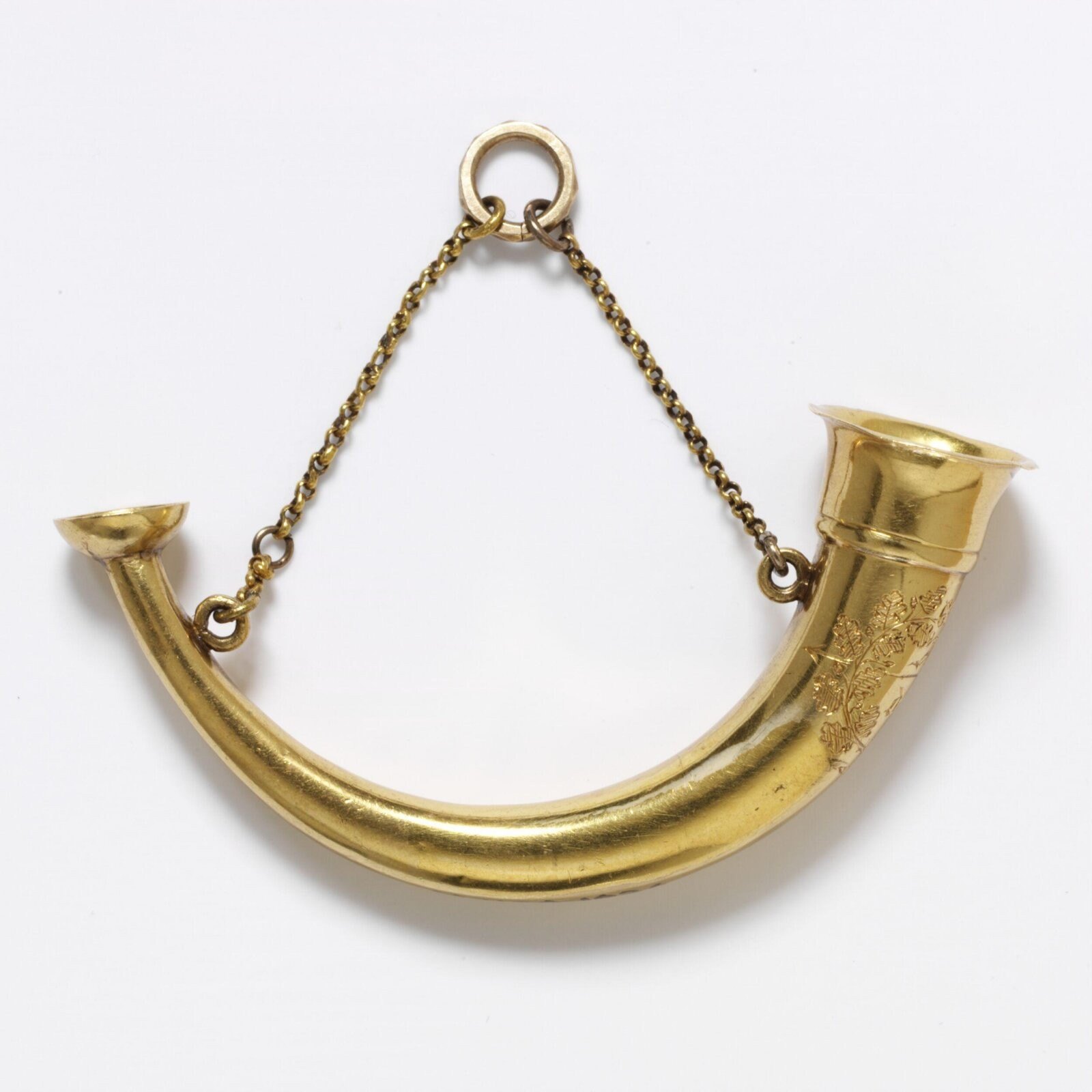 Badge, hunting horn, Arden, England, ca. 1825 — museum object M.1129-1926