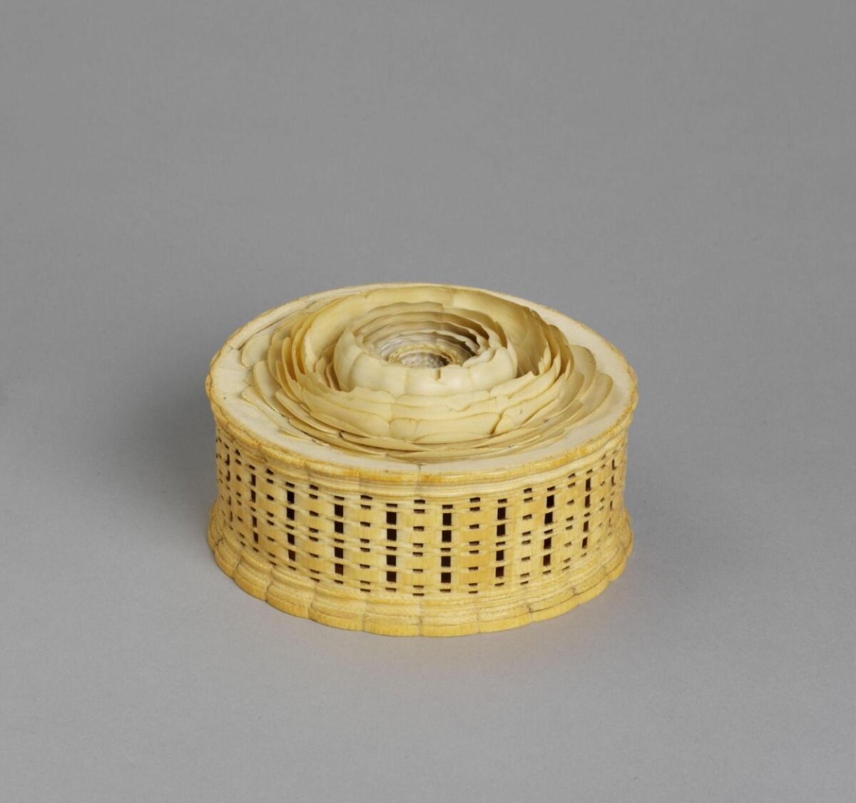 Box — Turned box and cover, Germany, second half of the seventeenth century