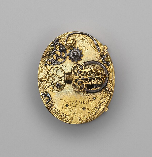 Additional museum view 4 of Watch in the form of a Lesser George (accession 17.190.1475).