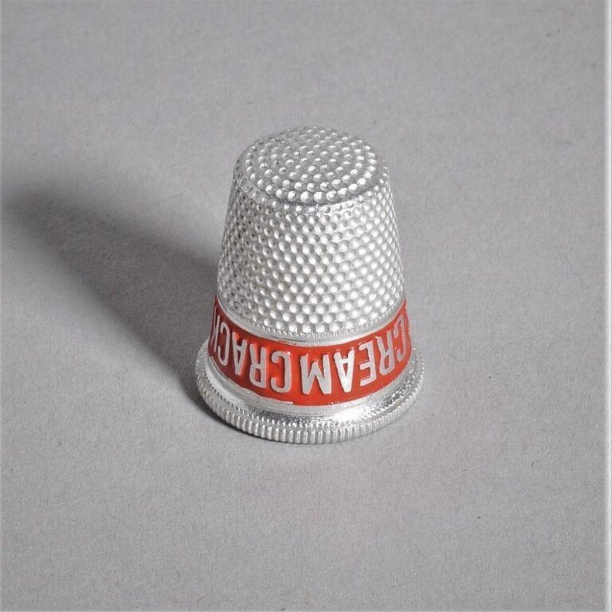 Thimble — M.J. Franklin Collection of British Biscuit Tins (Advertising Ephemera), England, 1914