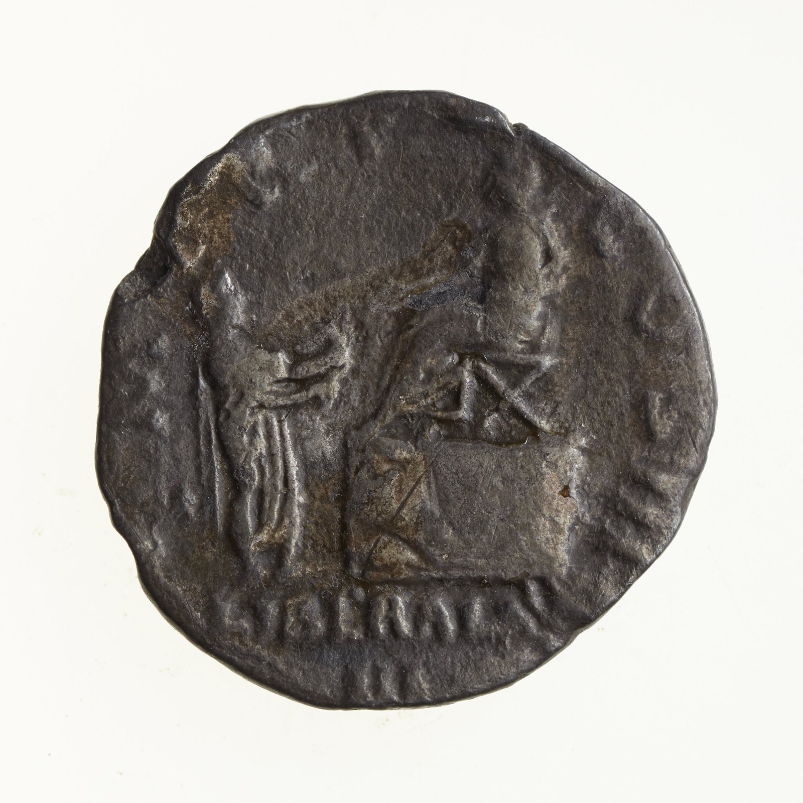 Coin, denarius of Hadrian, Roman Empire, 119-122 AD — museum object NU 22772