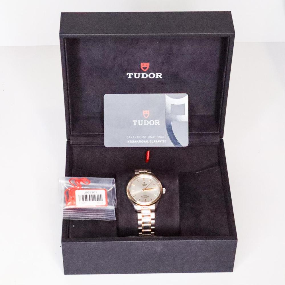 Tudor — Style