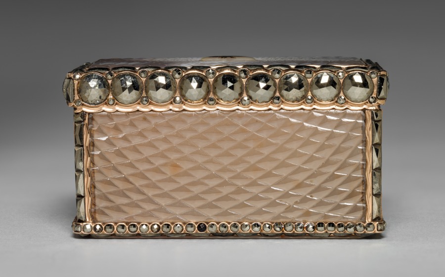 Additional museum view 3 of Snuff Box (accession 2009.64).