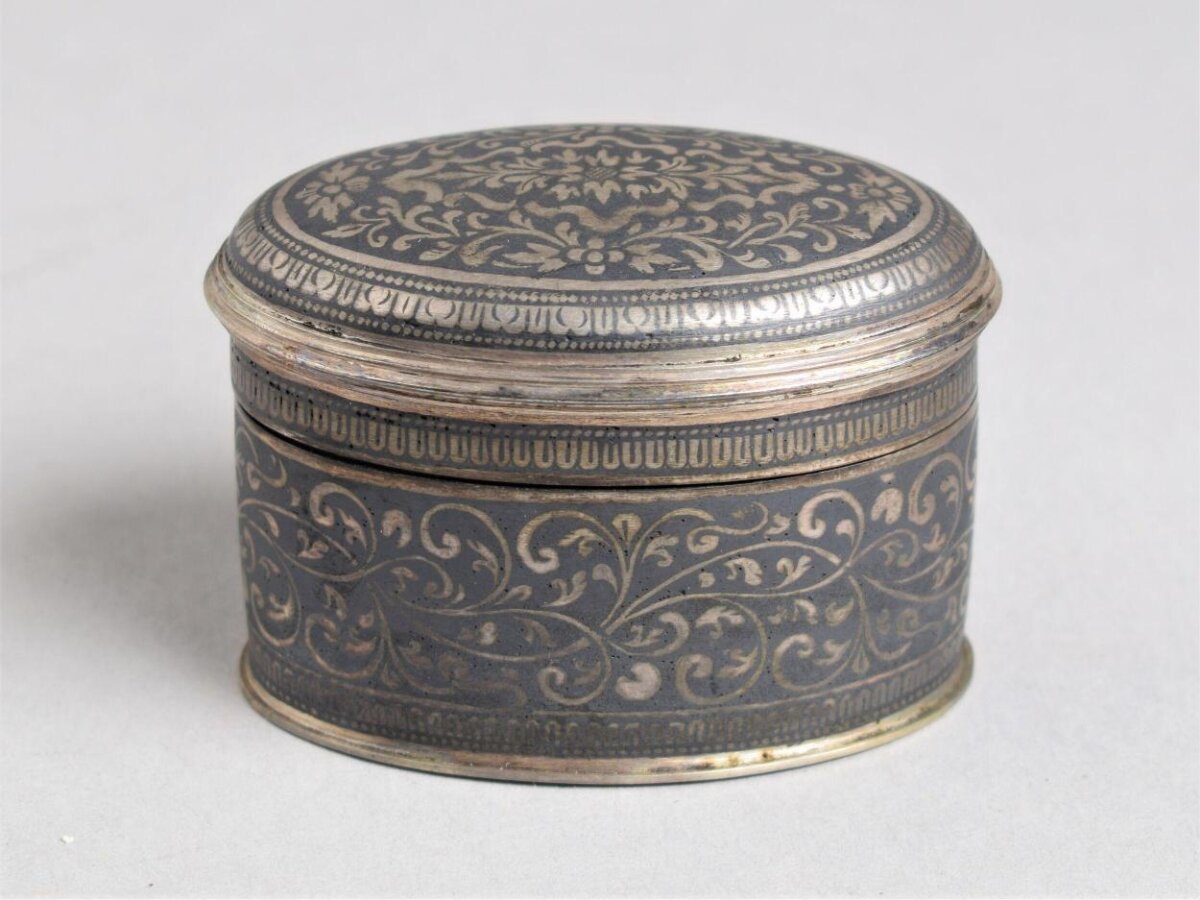 Lime box — Lime Box (Chunam-Box), Nyaung Shwe, 1923