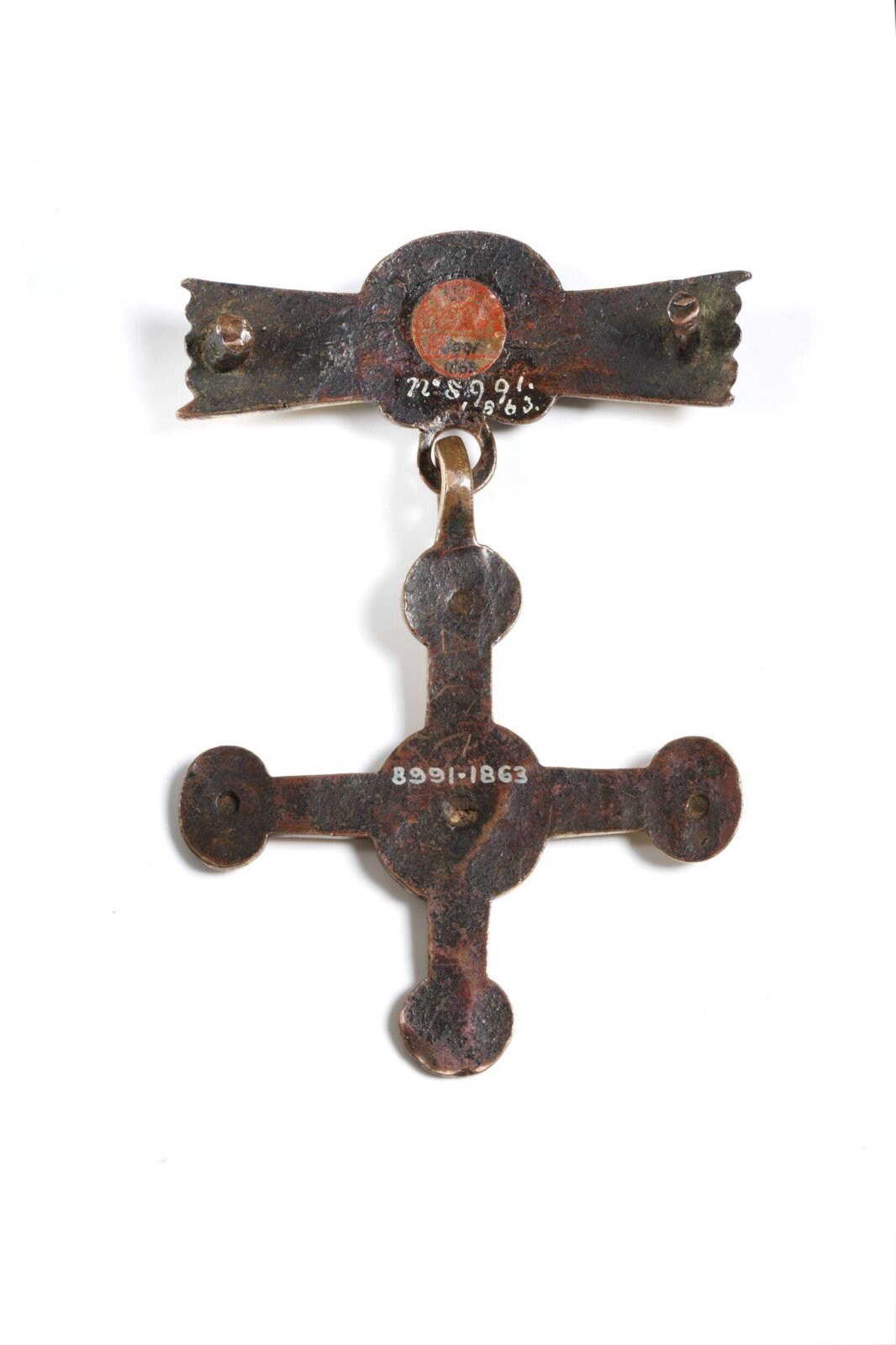 Badge, copper-gilt and champlevé enamel, Italy, 1328-42 — museum object 8991-1863