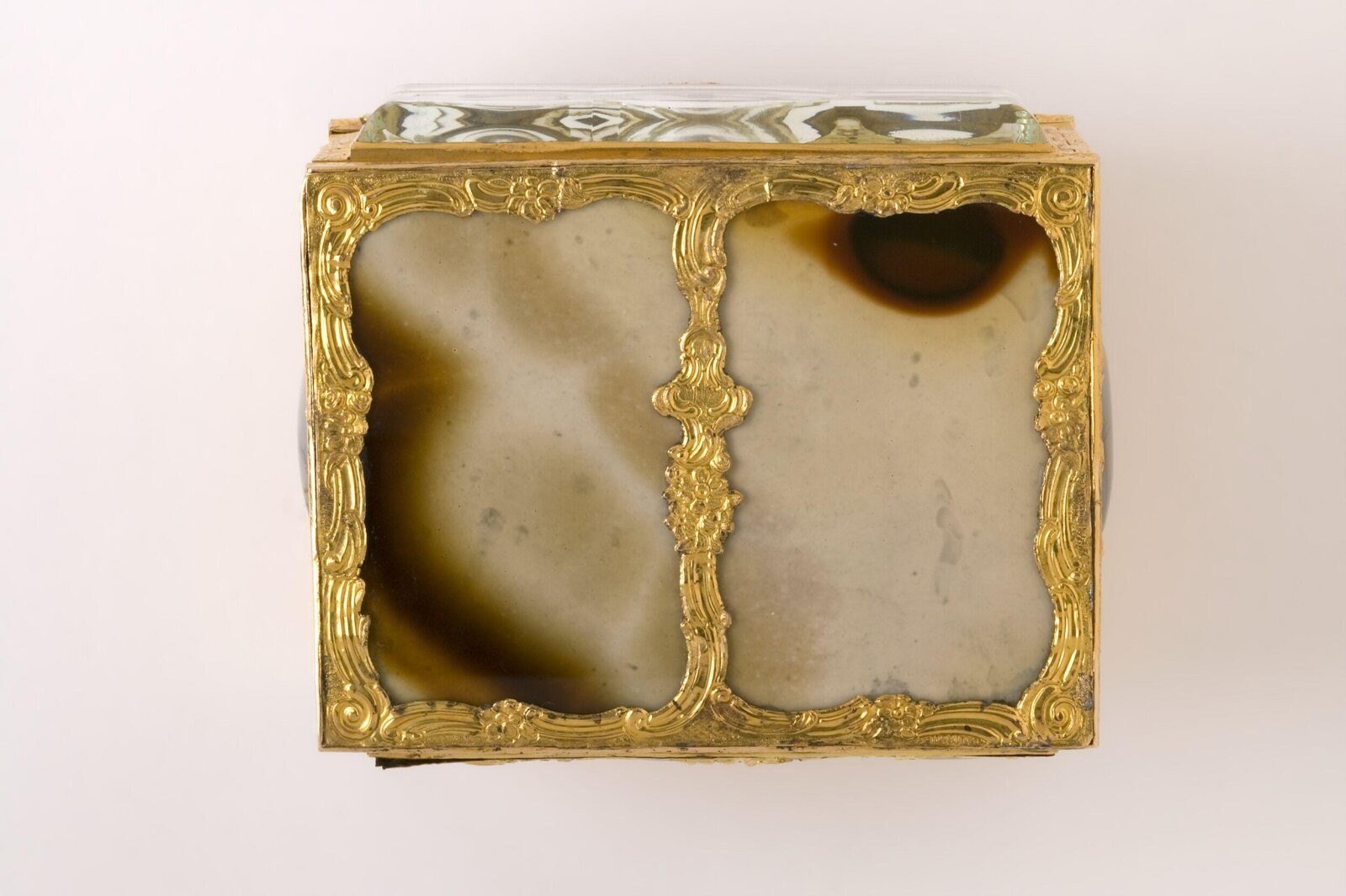 Snuff-box, James Cox, London, 1766-1772 — museum object LOAN:GILBERT.384-2008