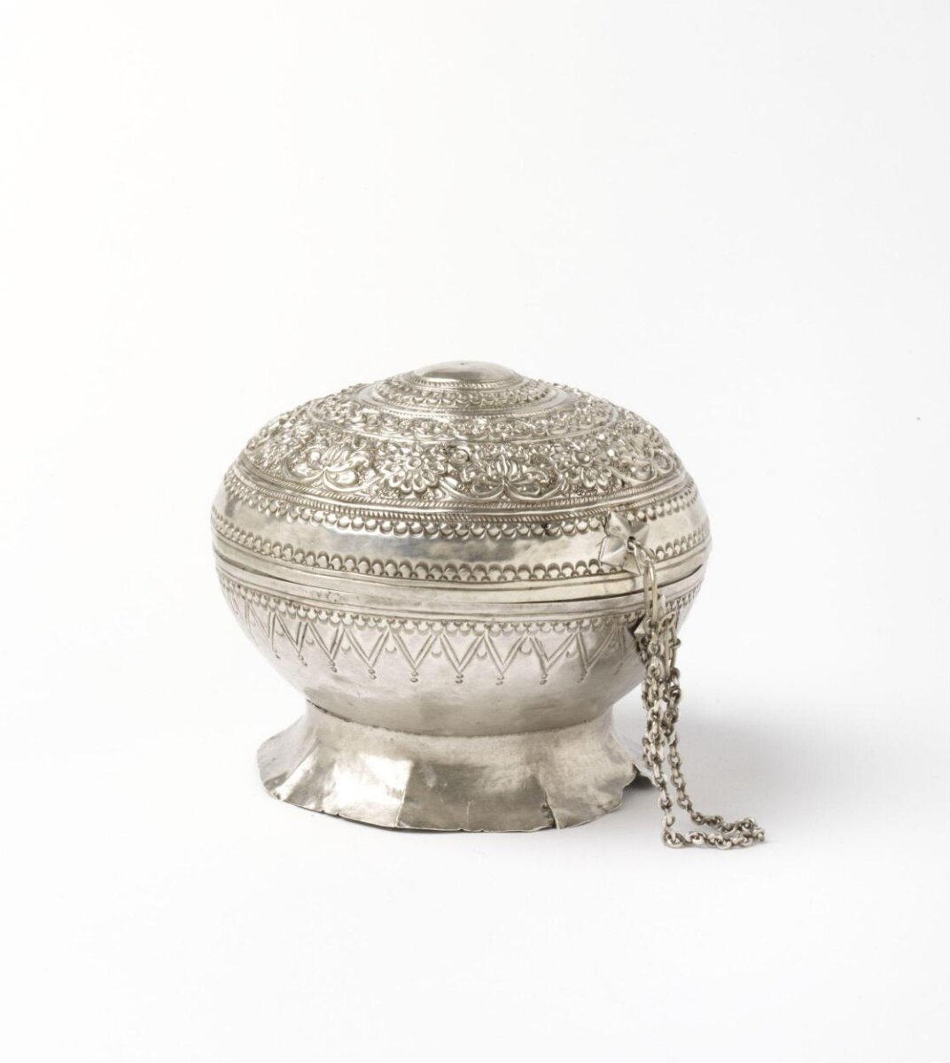 Betel box, Malaysia, 19th century