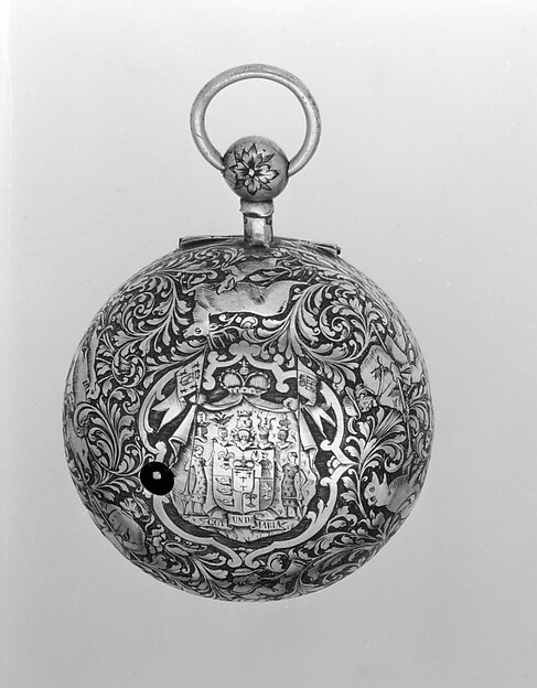Additional museum view 2 of Watch with revolving portraits (accession 83.1.74).