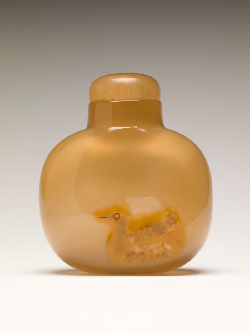 Snuff bottle with inclusions resembling swimming duck, Official School (China)