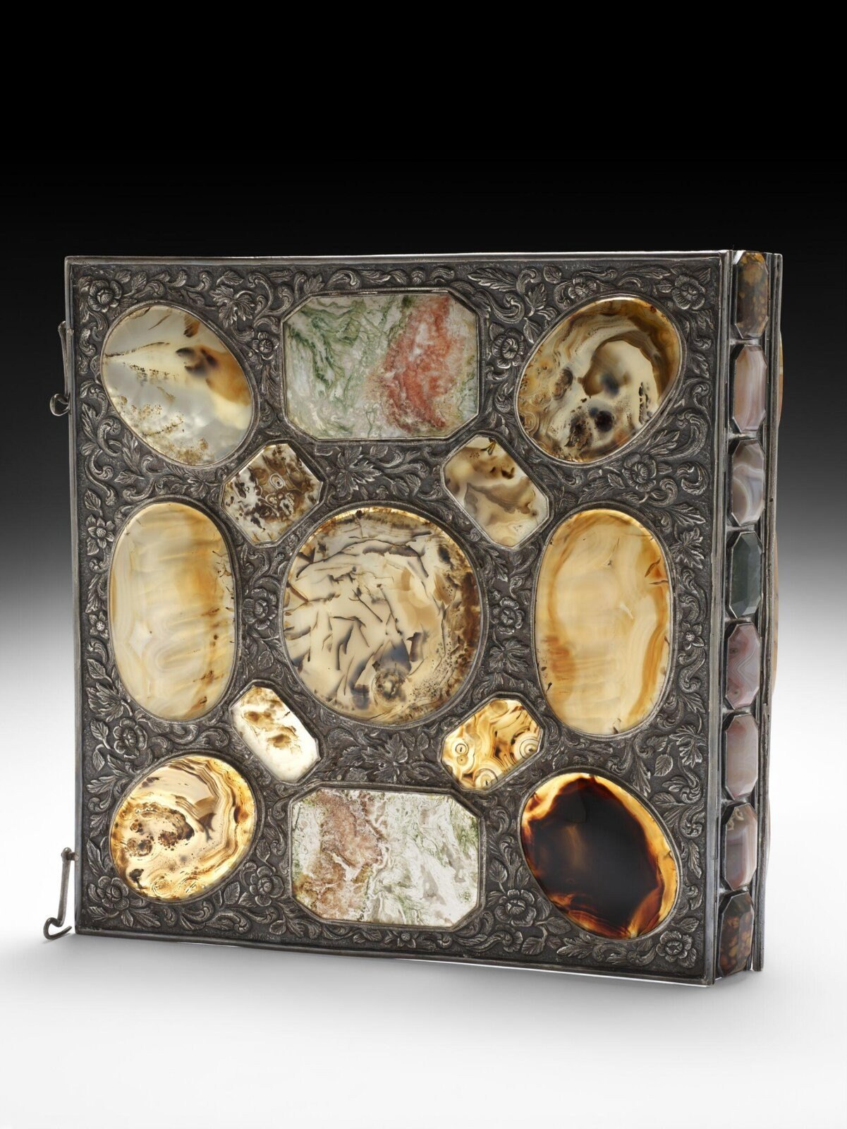Book cover, hinged silver with agate and jasper, India, c.1880 — museum object 1543-1882