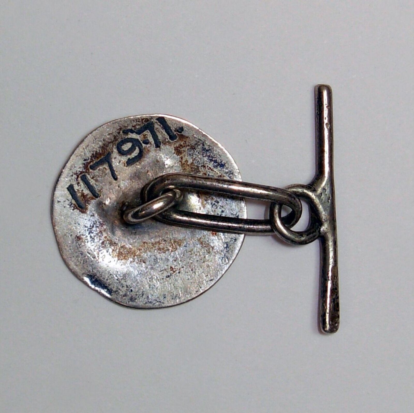 Button, silver toggle, Cordoba, 1865-1870 — museum object 1179-1871
