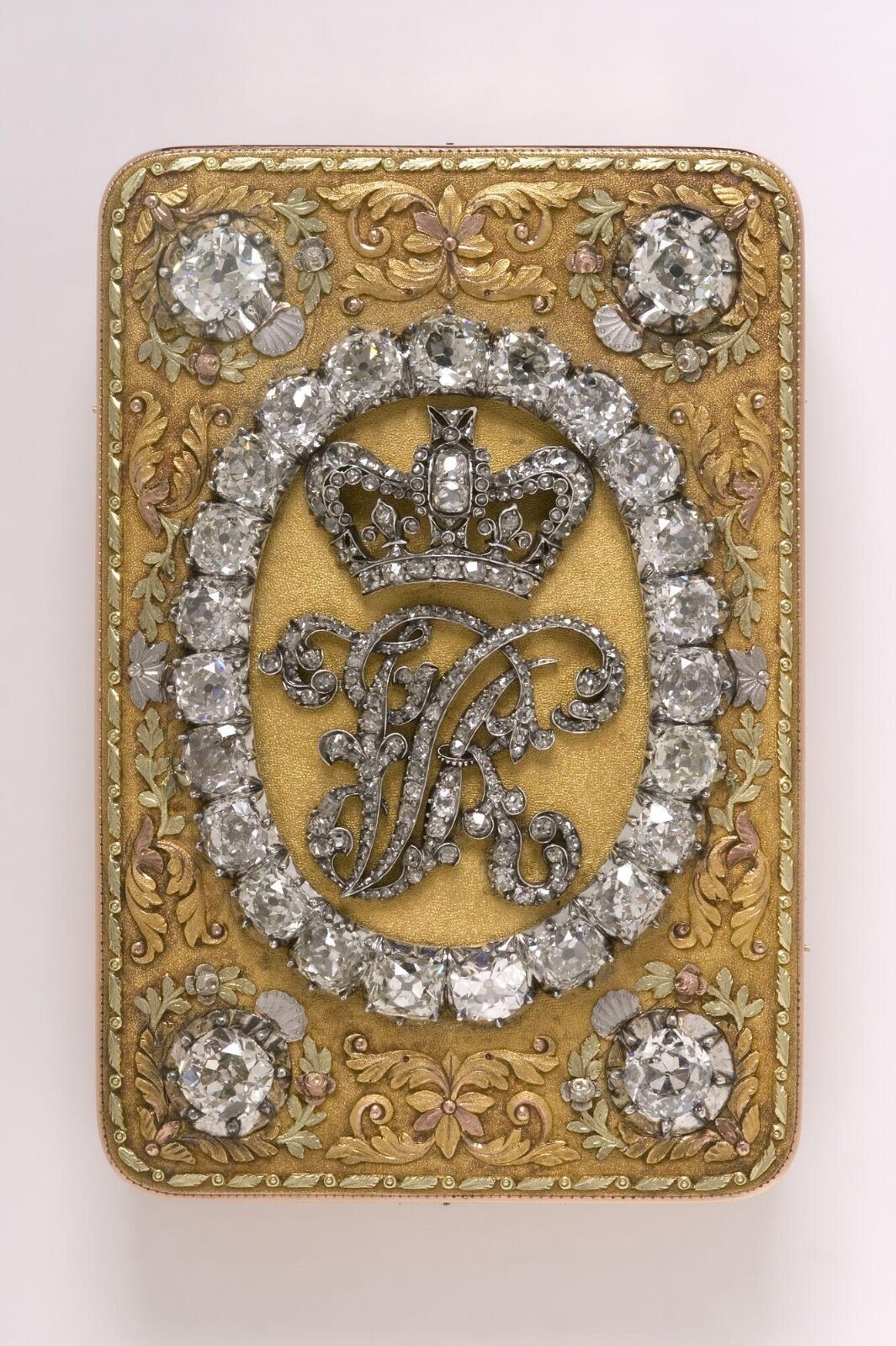 Snuff-box, gold set with diamonds, Hanau, 1837 — museum object LOAN:GILBERT.444:1,2-2008