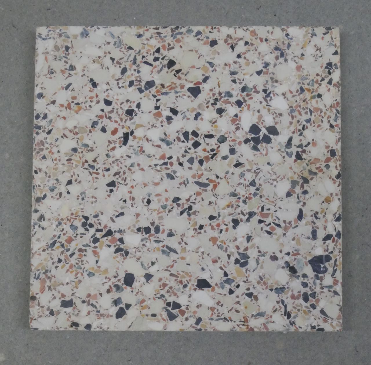 Floor slab, tile in terrazzo look