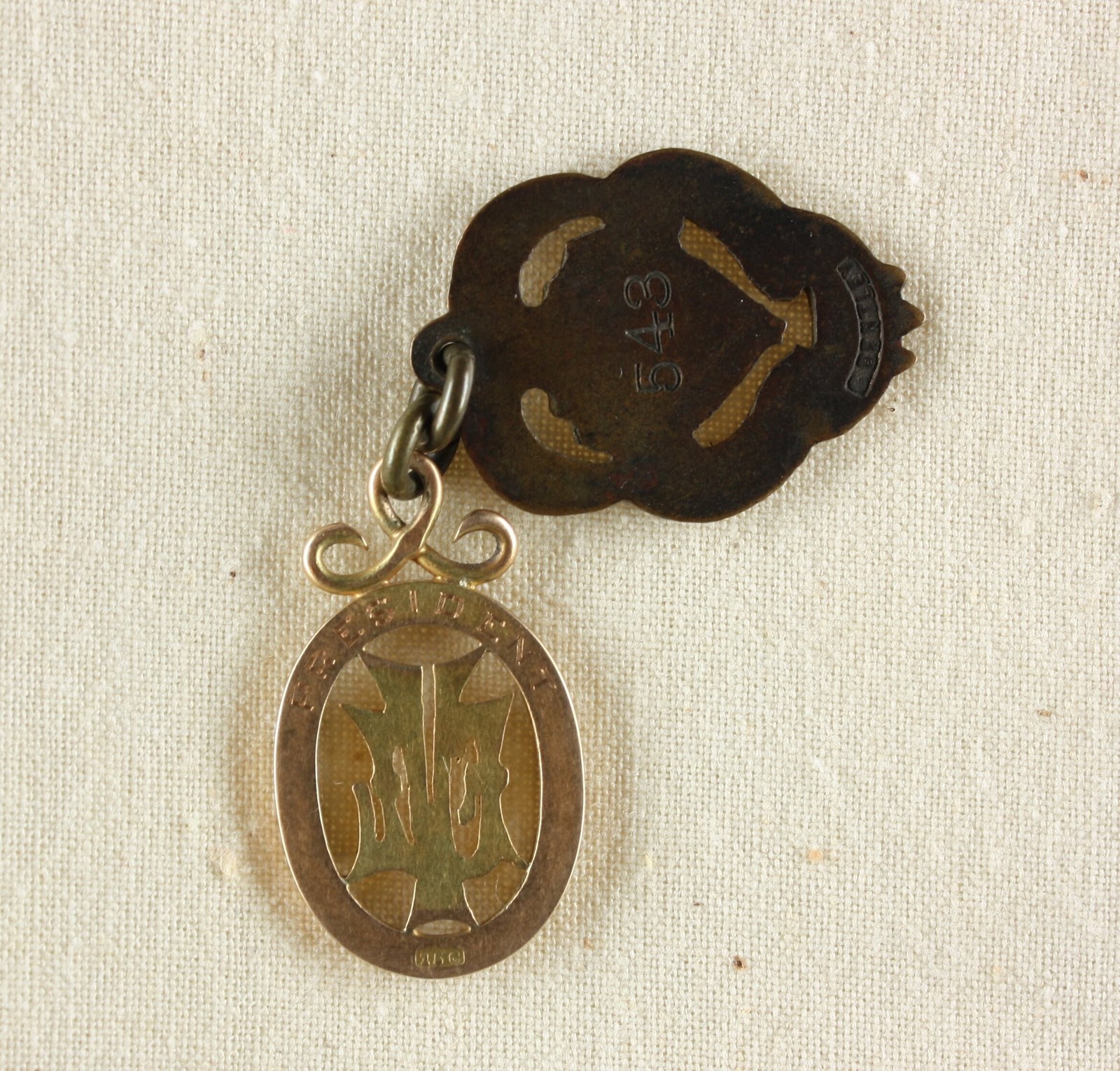 Badge, Victorian Football League, Australia, 1919-1925 — museum object NU 48892