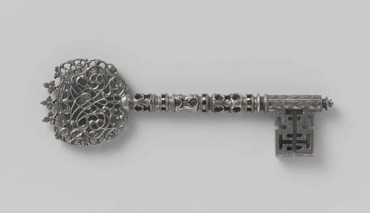 Detector lock with key