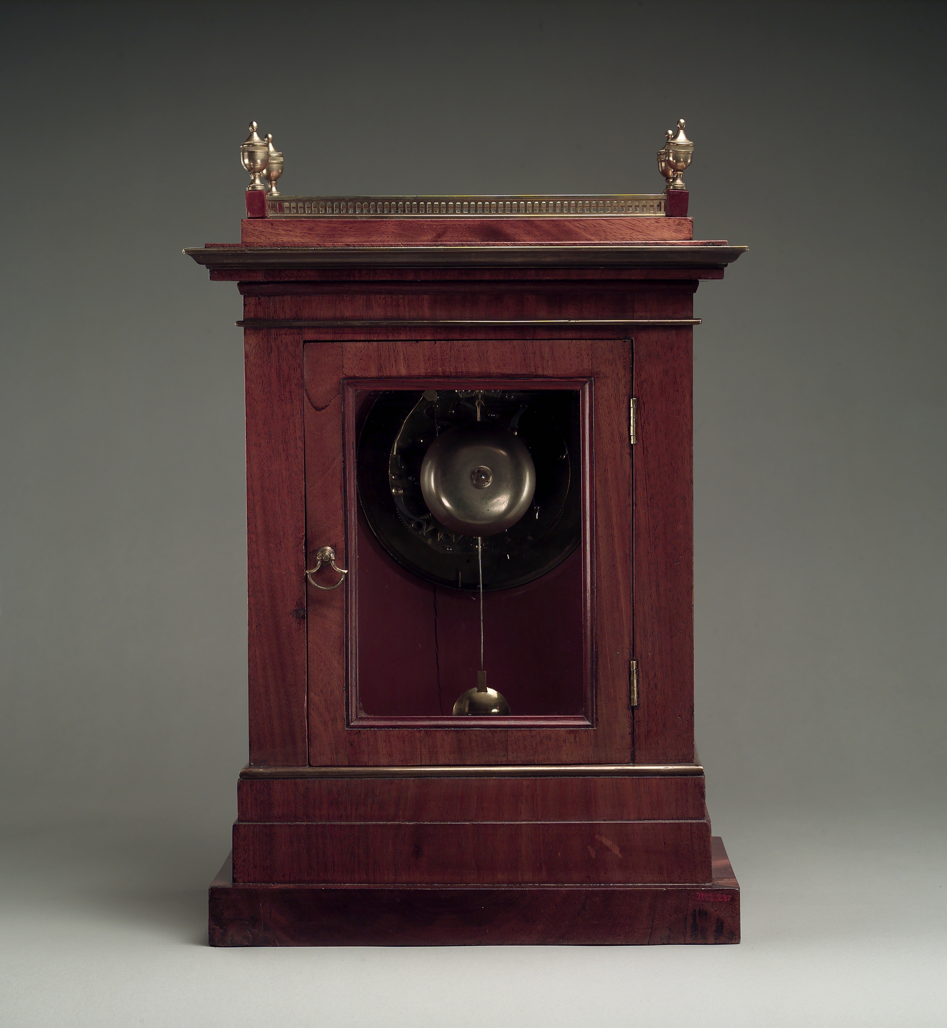 Photograph of museum specimen 2002.237; not an authentication of other objects.