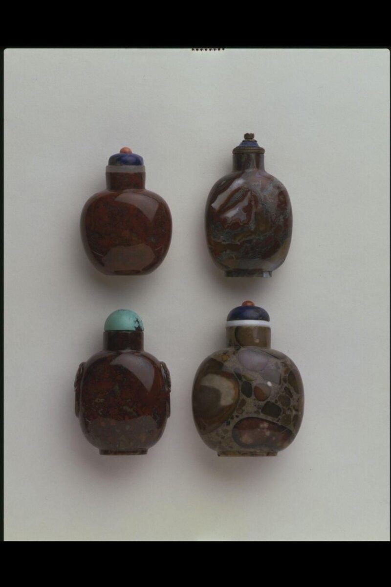 Chinese snuff bottle, jasper conglomerate, with lapis lazuli and carnelian, Qing Dynasty; 1750-1895.