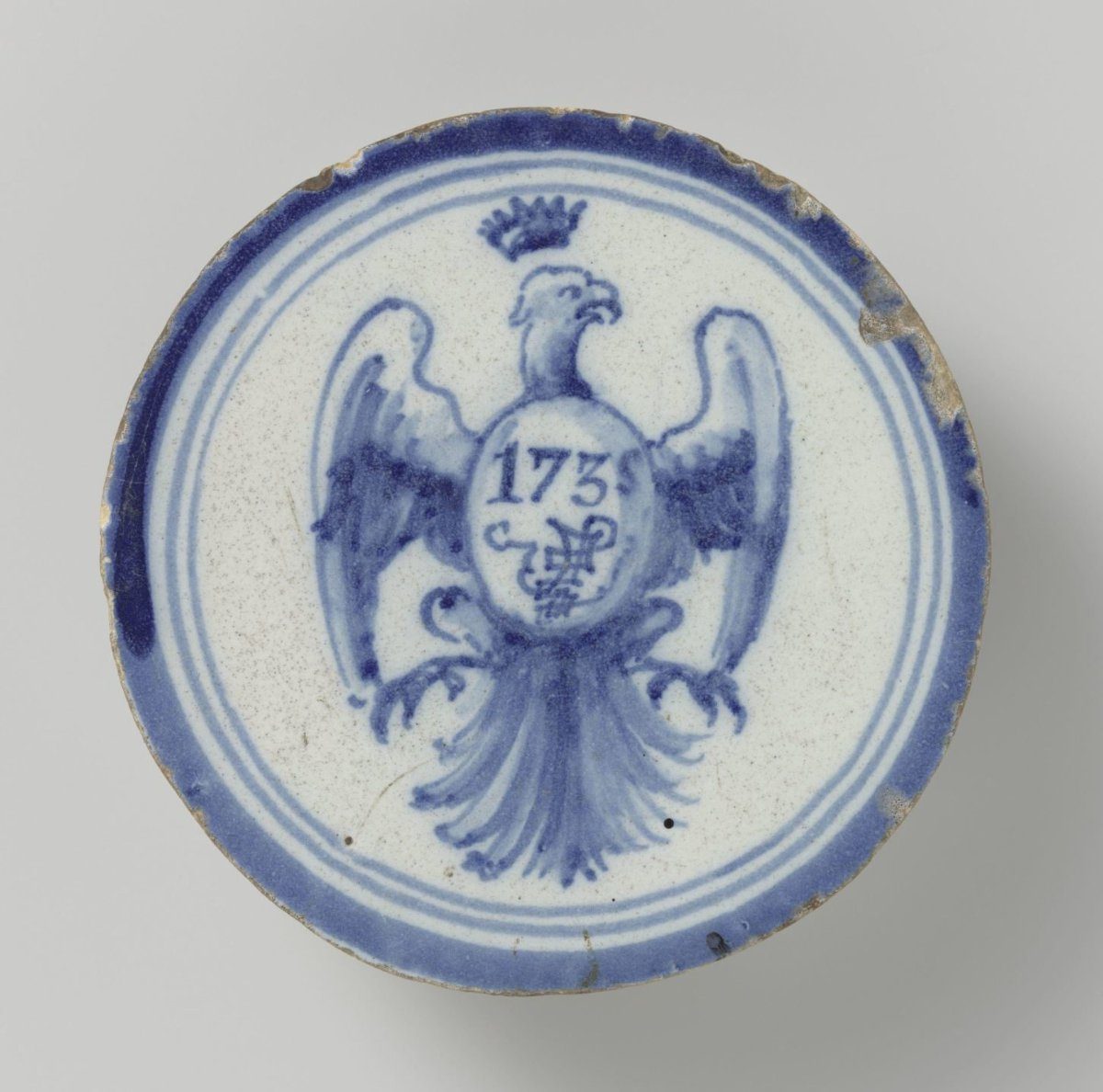 Circular tile with eagle