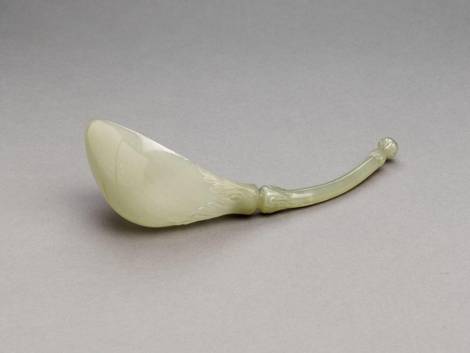 Spoon, nephrite jade, Mughal, 1650-1700 — museum object 1681-1882