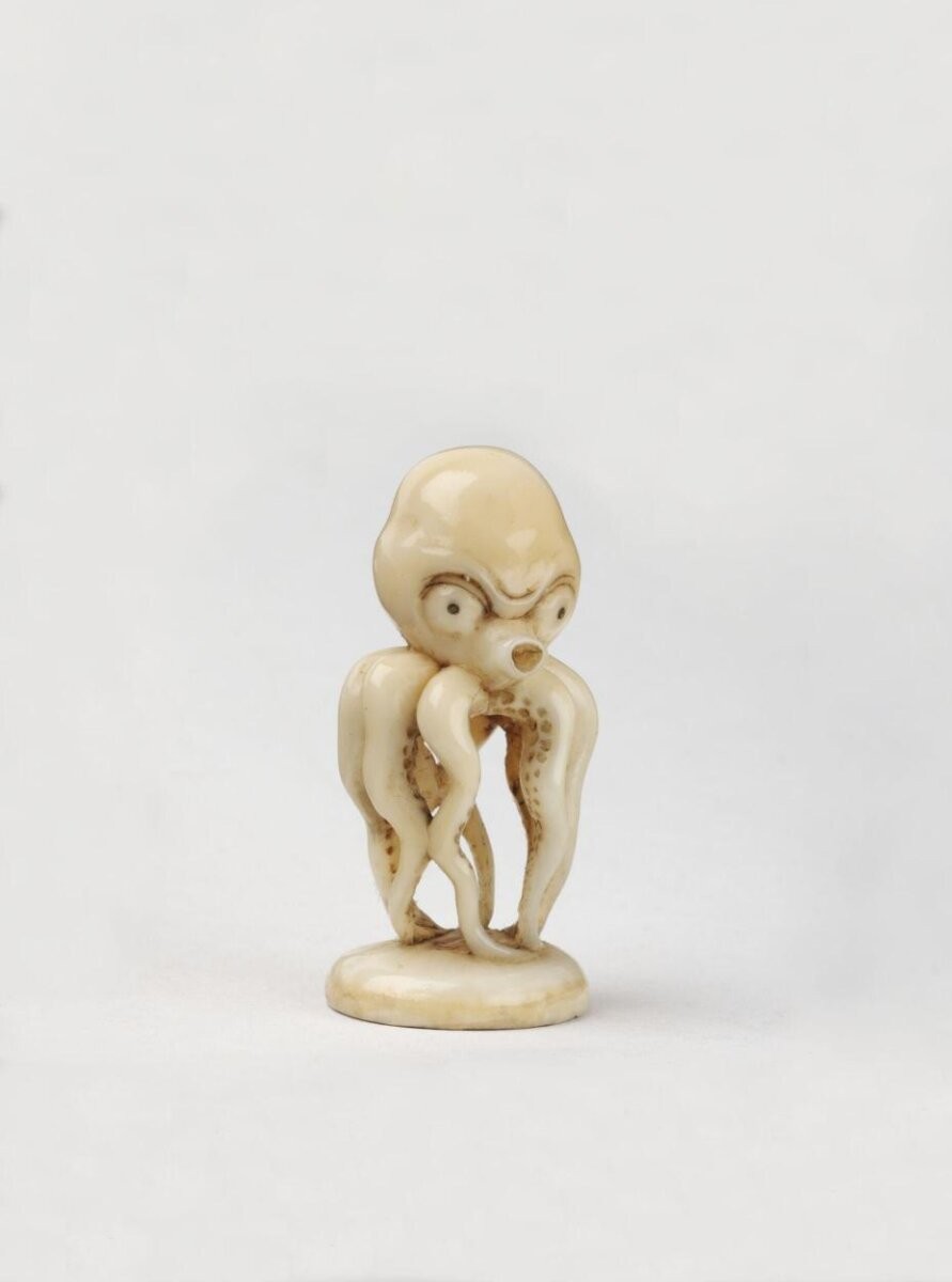 Netsuke in the form of an octopus, carved ivory, Japan, ca. 1775-1850.