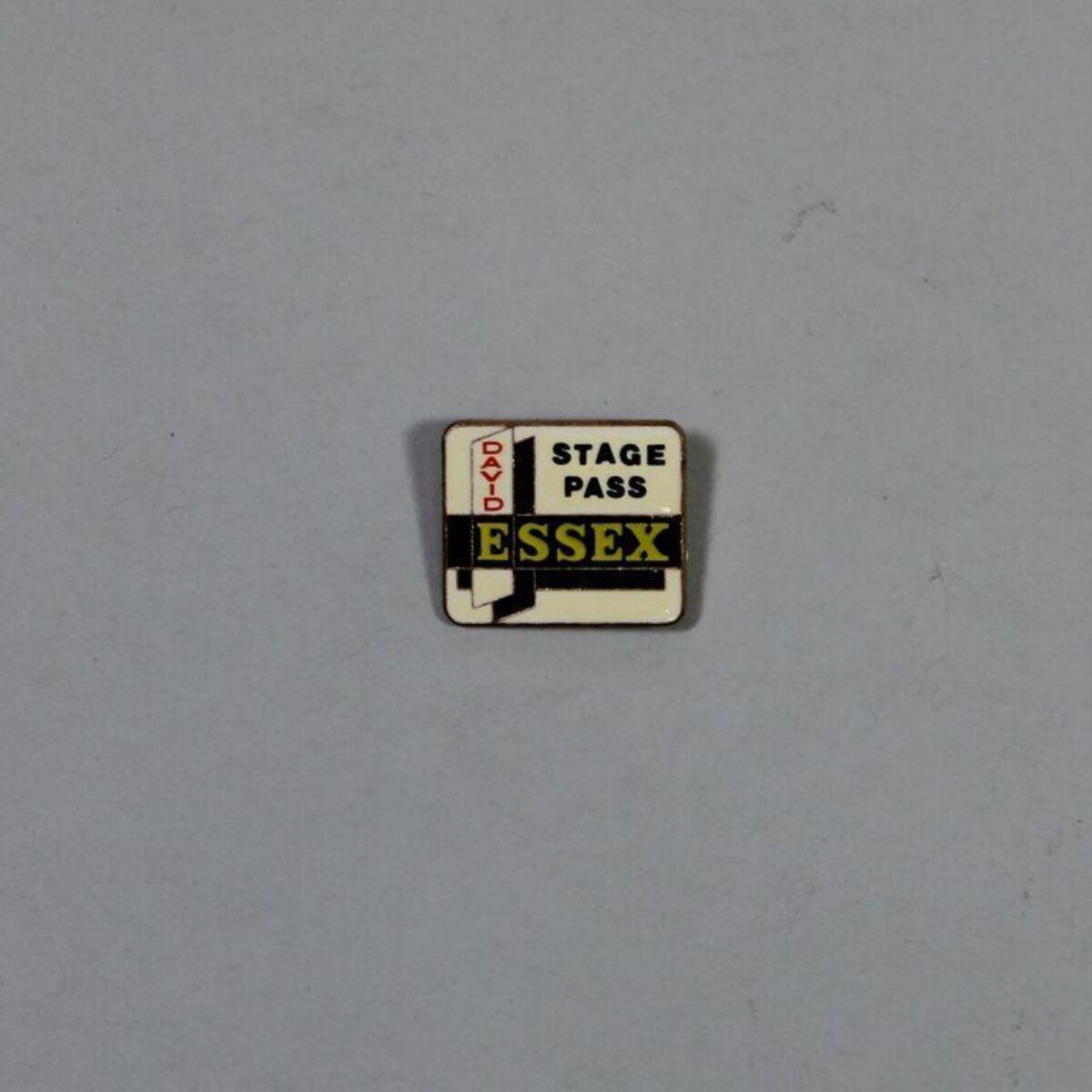 Badge — David Essex back stage pass badge, late 20th century