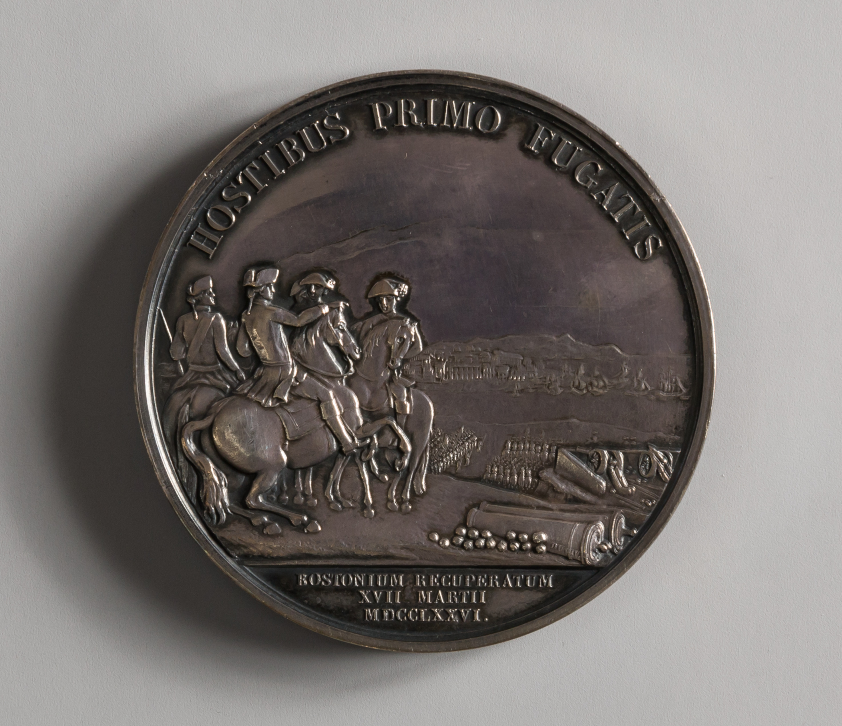 Photograph of museum specimen 83.2.12; not an authentication of other objects.