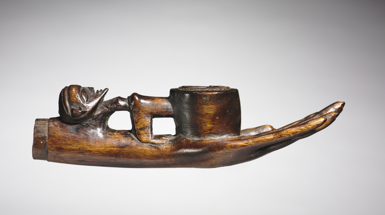 Additional museum view 4 of Pipe bowl (accession 2008.152).
