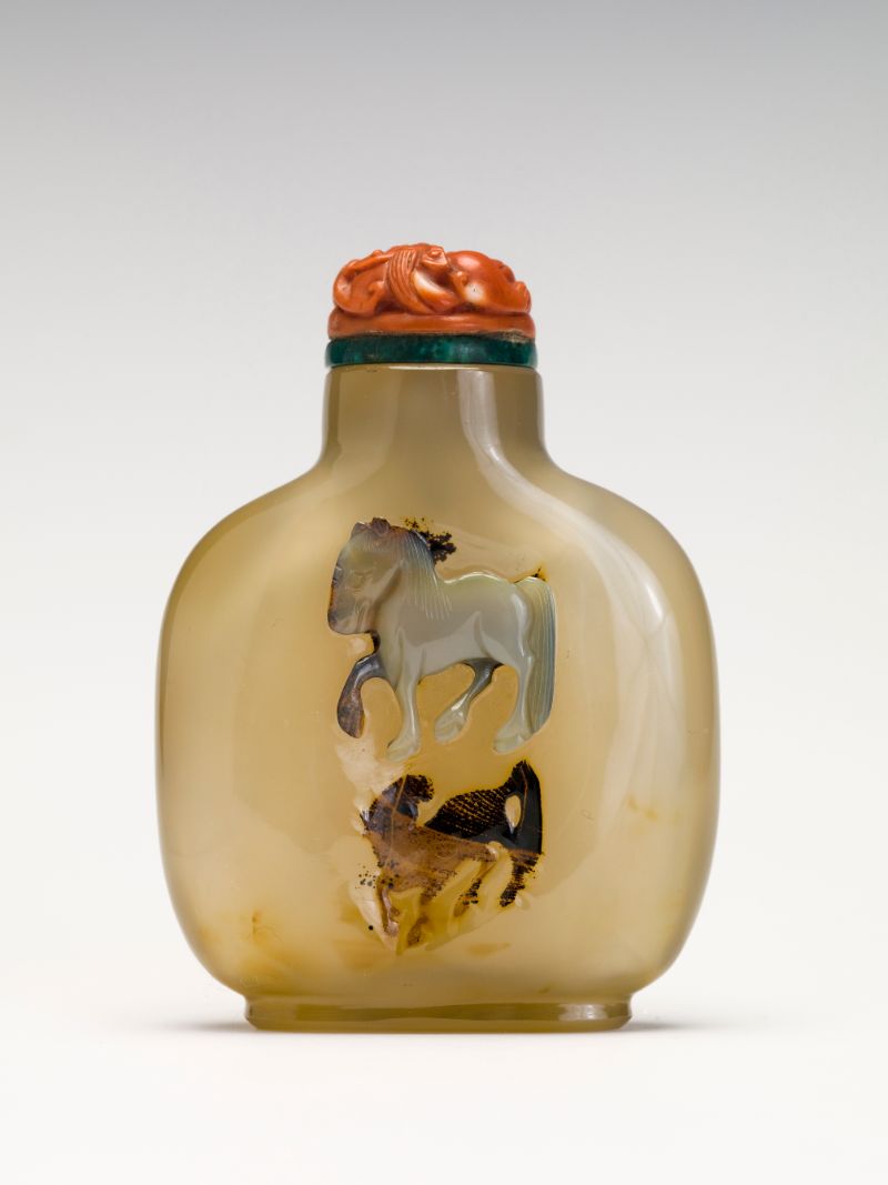 Snuff bottle carved with horses, Official School (China)