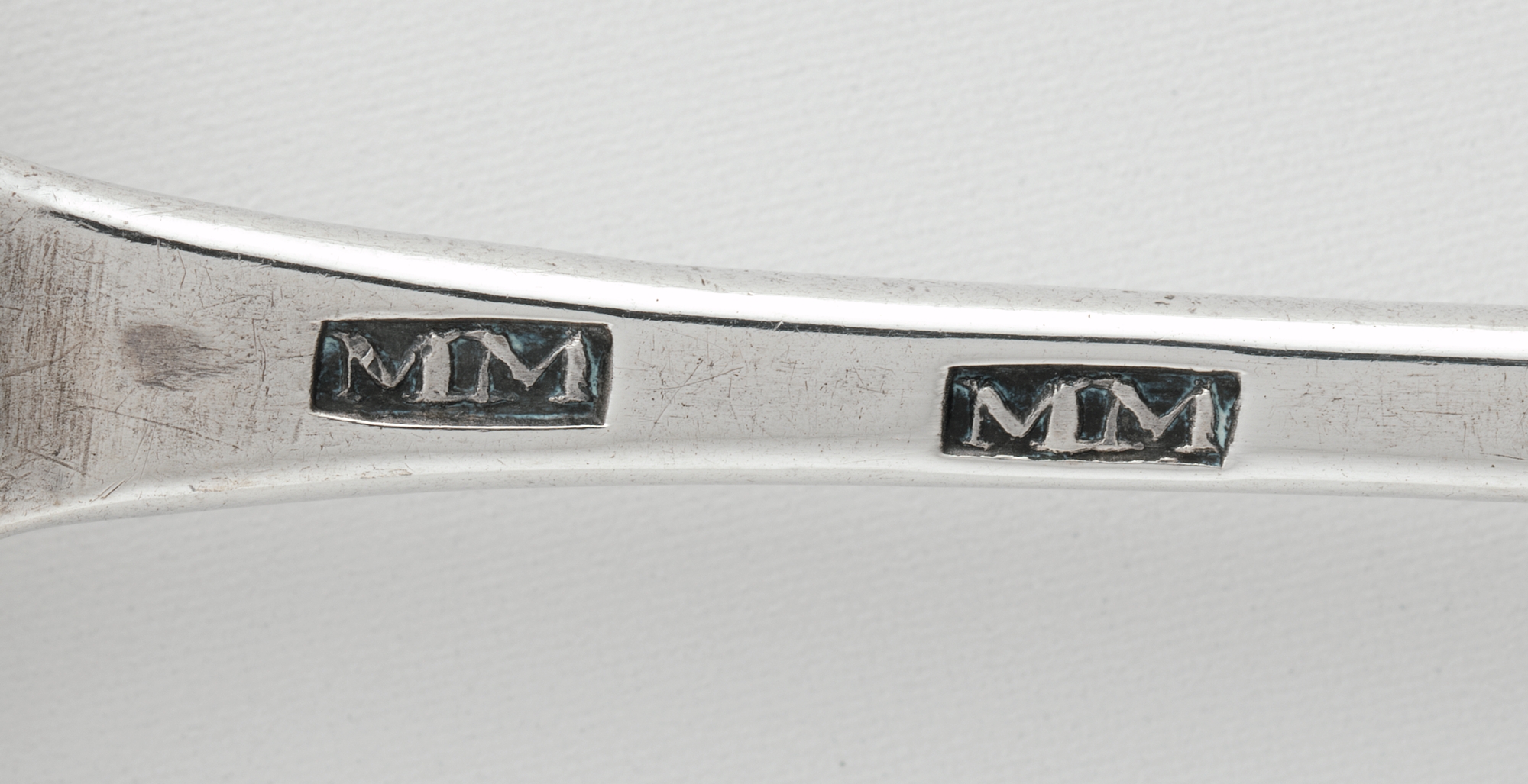 Photograph of museum specimen 52.210.1; not an authentication of other objects.