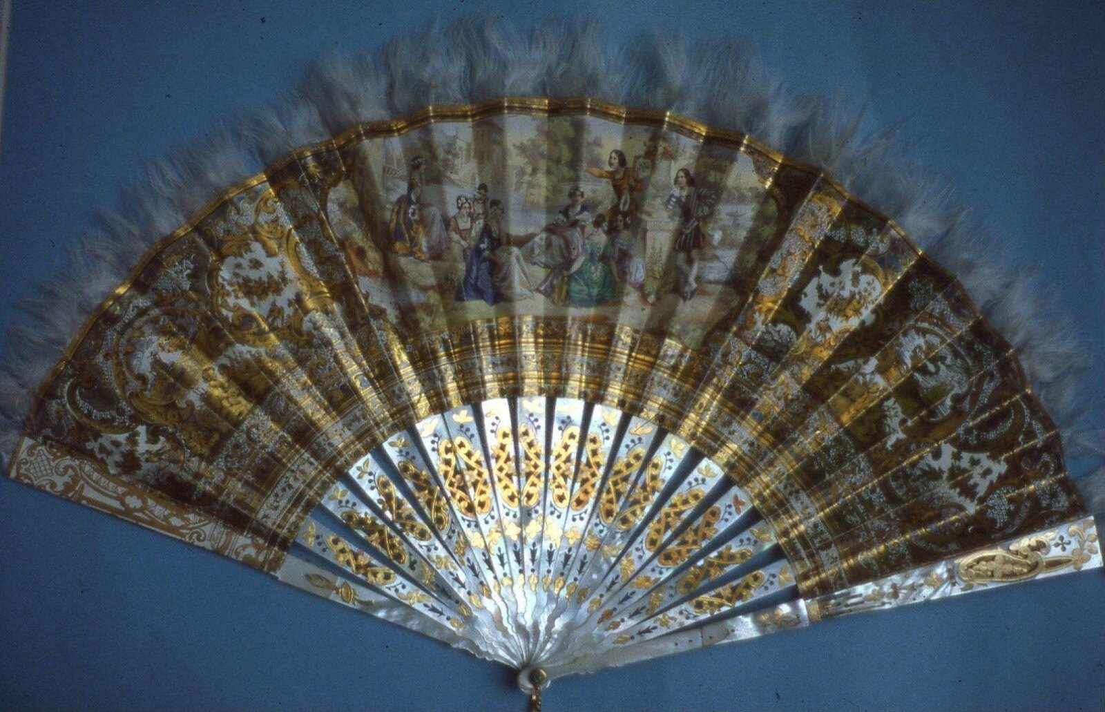 Fan, paper and mother of pearl, Spain, France, 1800-1850 — museum object T.201-1915