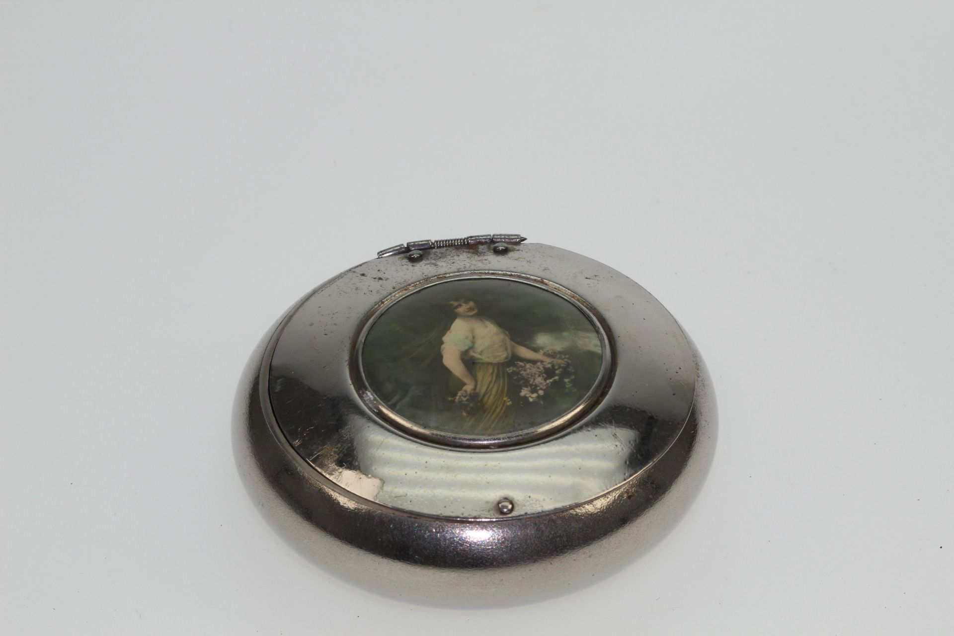 Tobacco box