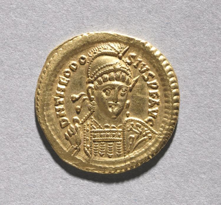 Solidus of Theodosius II and Valentinian III (obverse), 408–425 CE (Cleveland Museum of Art 1968.54.a)