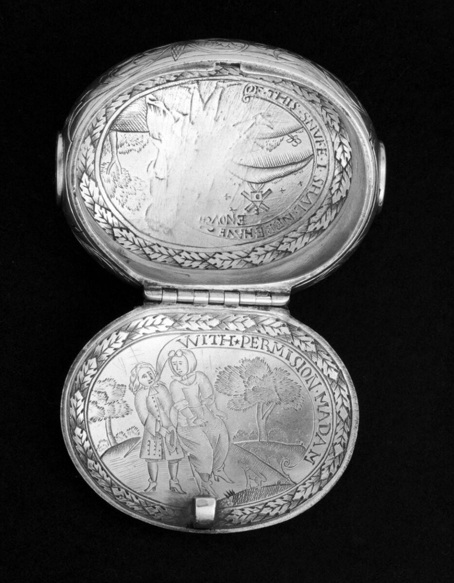 Silver snuff box with scenes of love and romantic mottoes