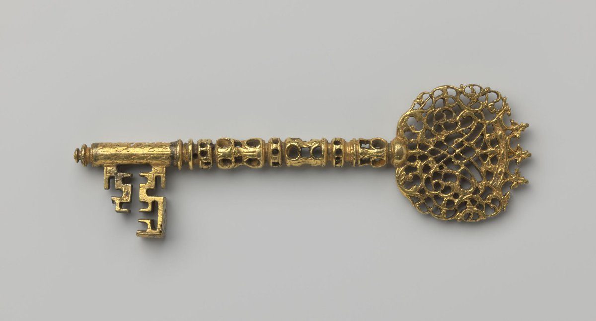 Key with double monogram JM and a marquess's coronet