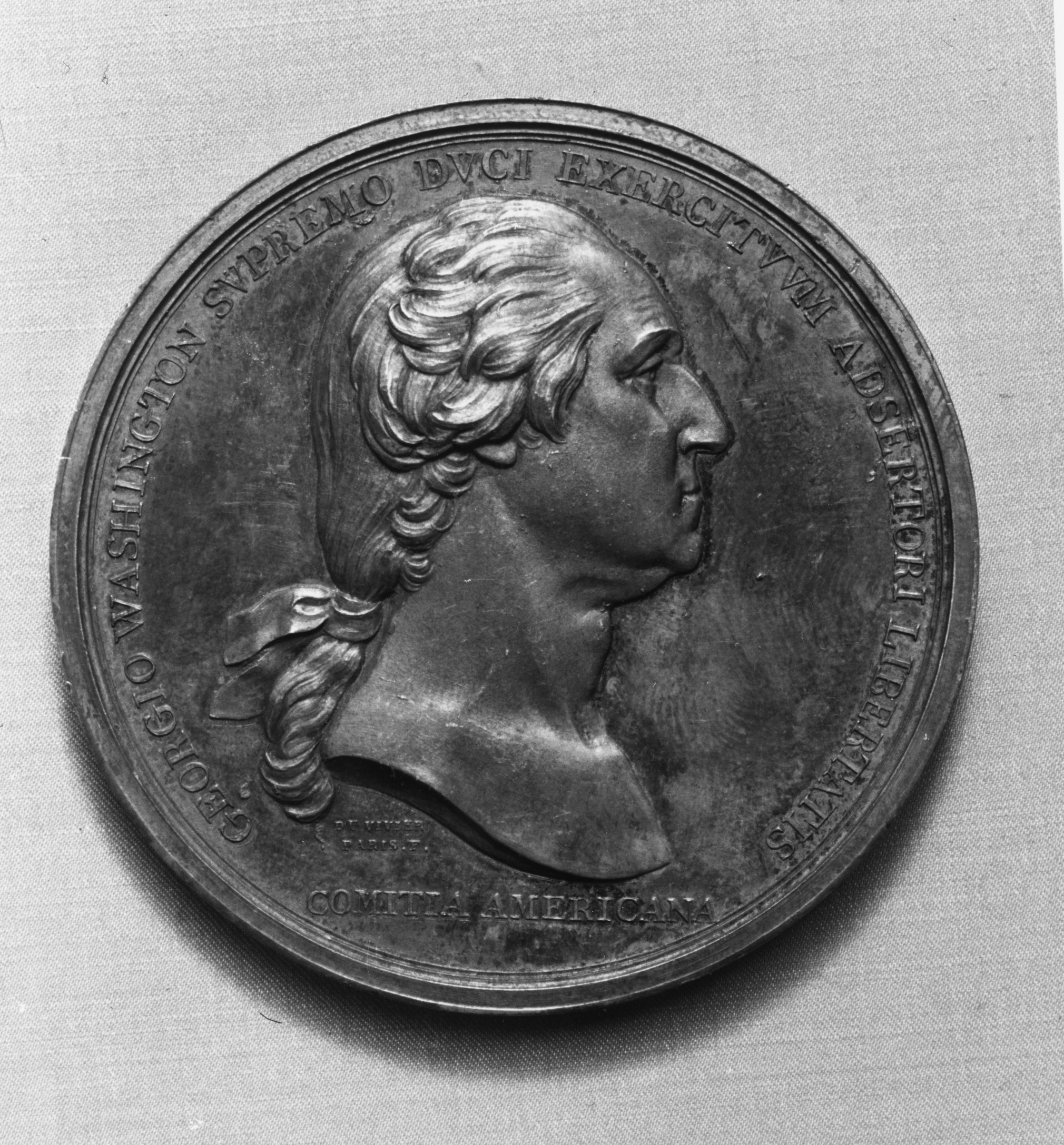Photograph of museum specimen 83.2.12; not an authentication of other objects.