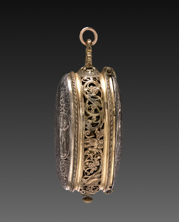 Additional museum view 3 of Engraved Egg Watch (accession 1929.994).