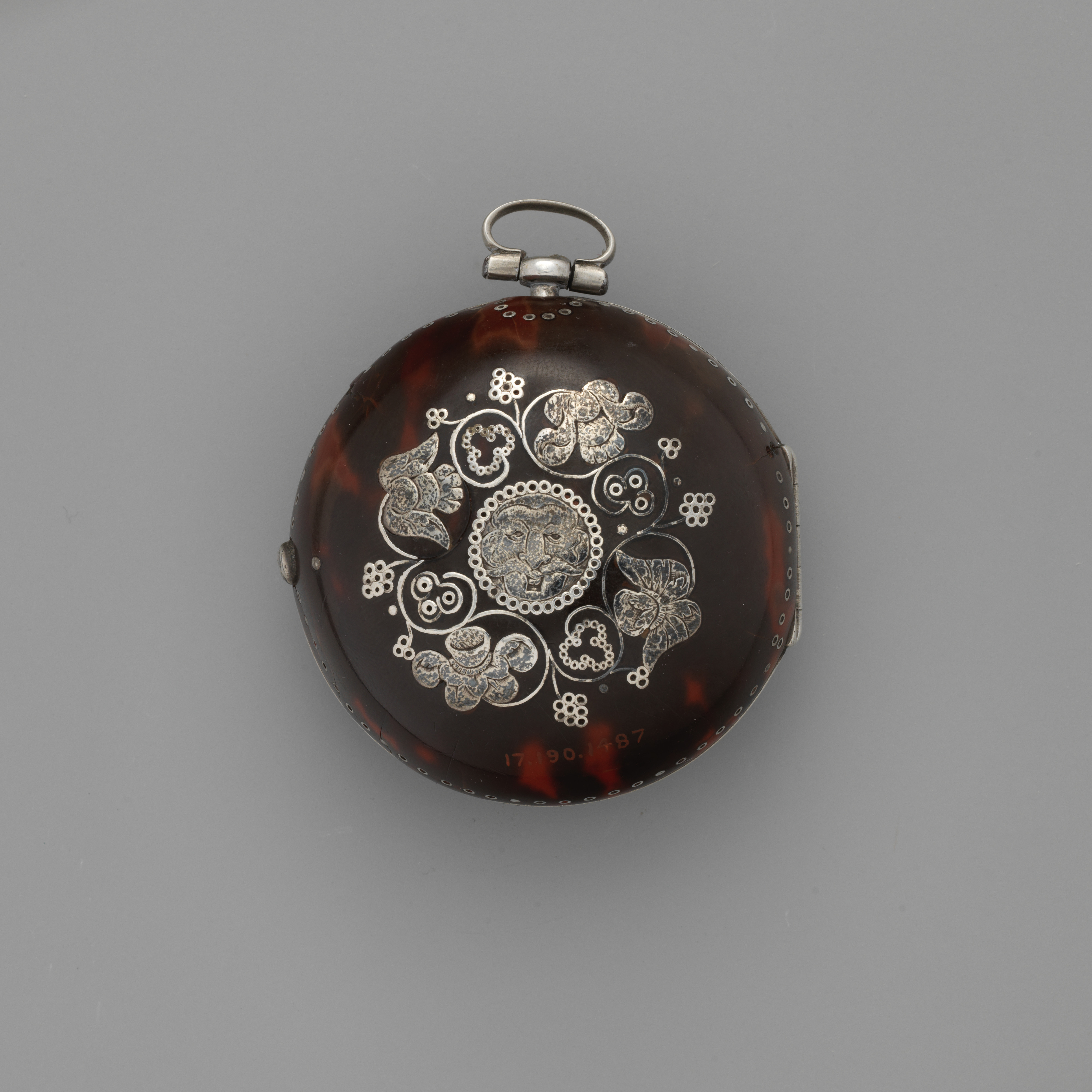 Photograph of museum specimen 17.190.1487a, b; not an authentication of other objects.