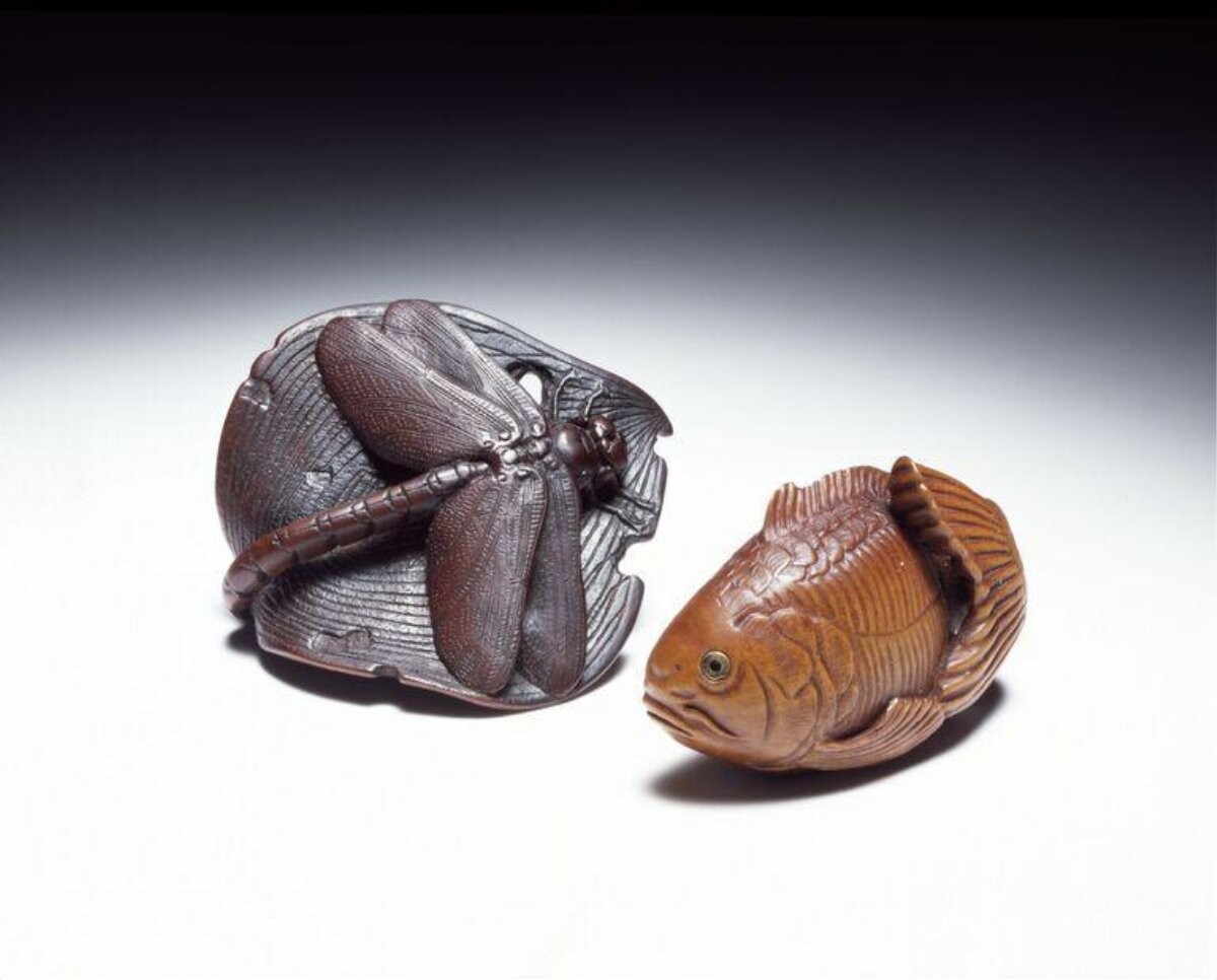 Netsuke in the form of a golden carp, carved boxwood, by Michael and Alexandra Louise Webb, England, 1985