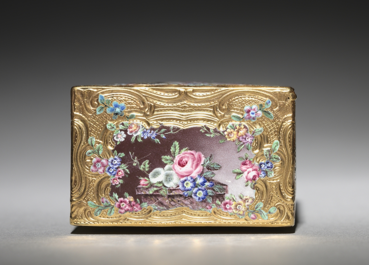 Additional museum view 4 of Snuff Box (Tabatière) (accession 1958.125).