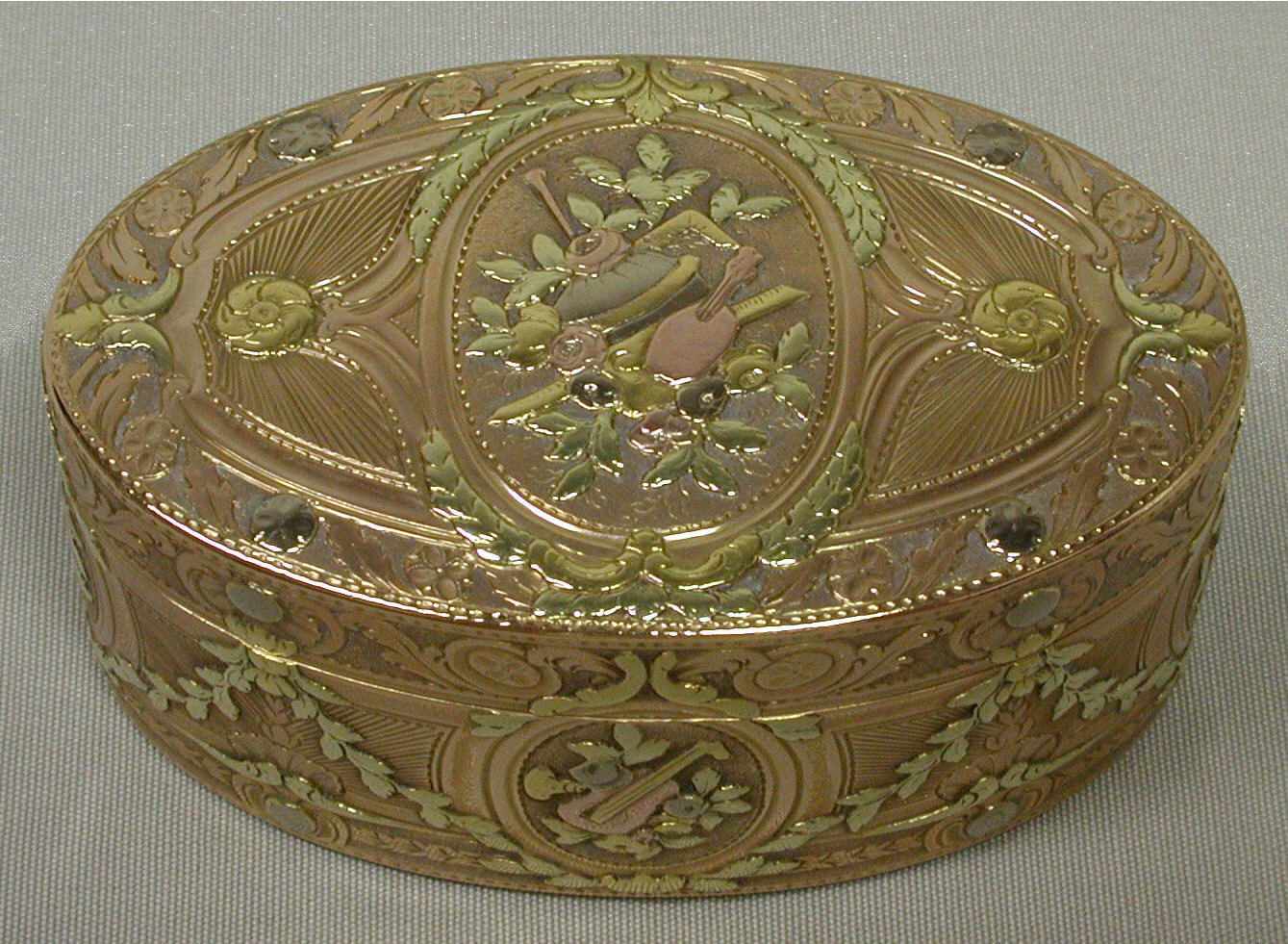 Museum specimen 48.187.470; not authentication of other objects.