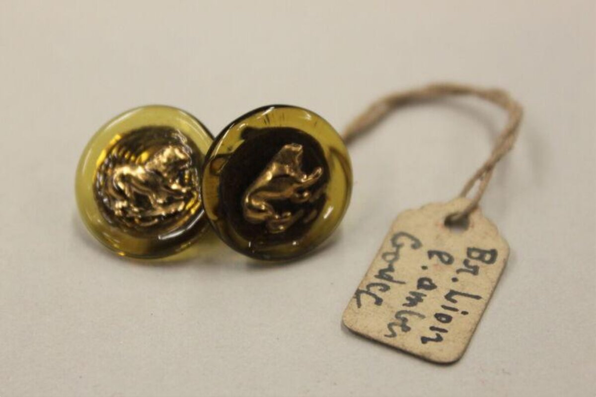 Button, London, 1940-1945
