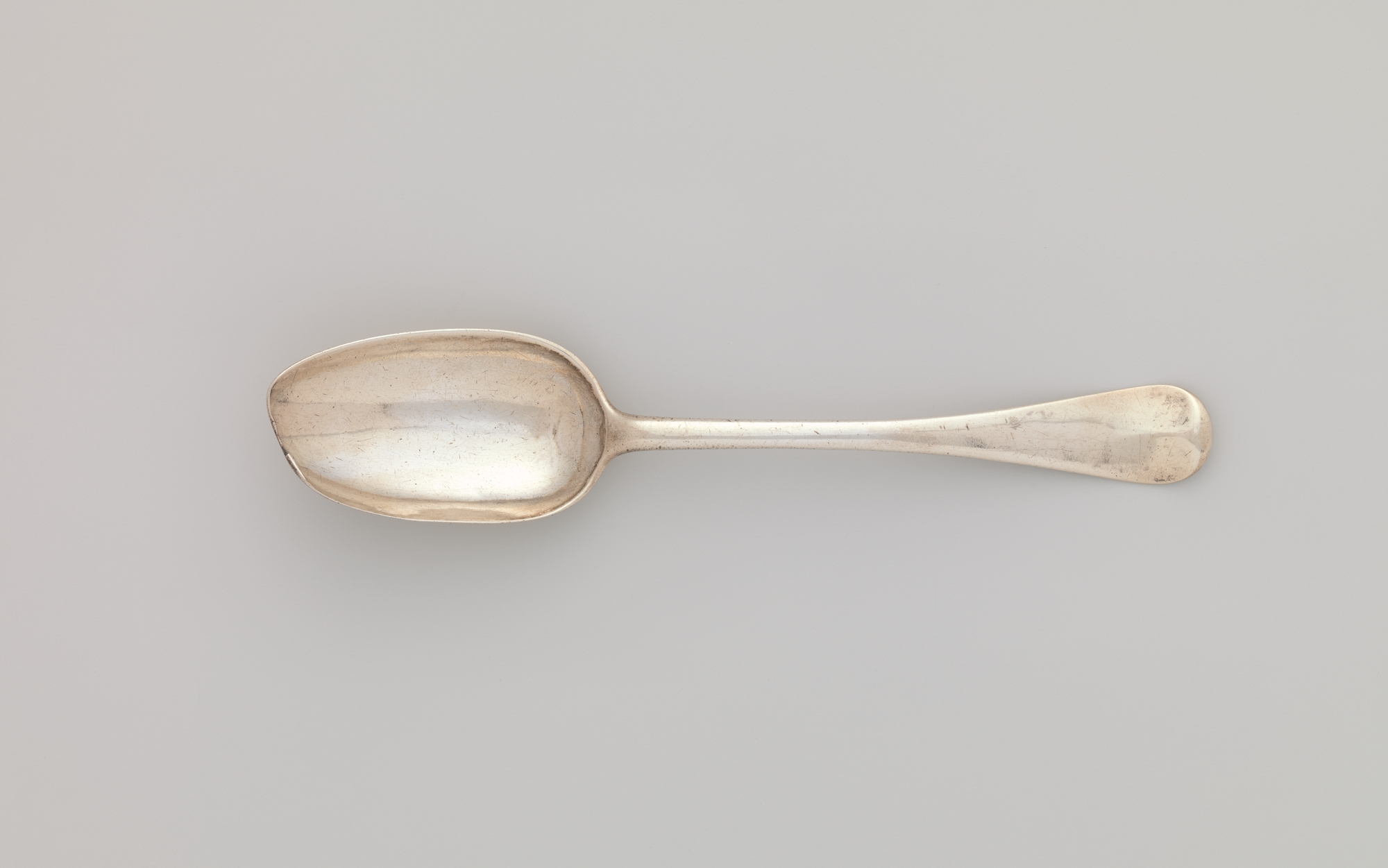 Photograph of museum specimen 33.120.433; not an authentication of other objects.