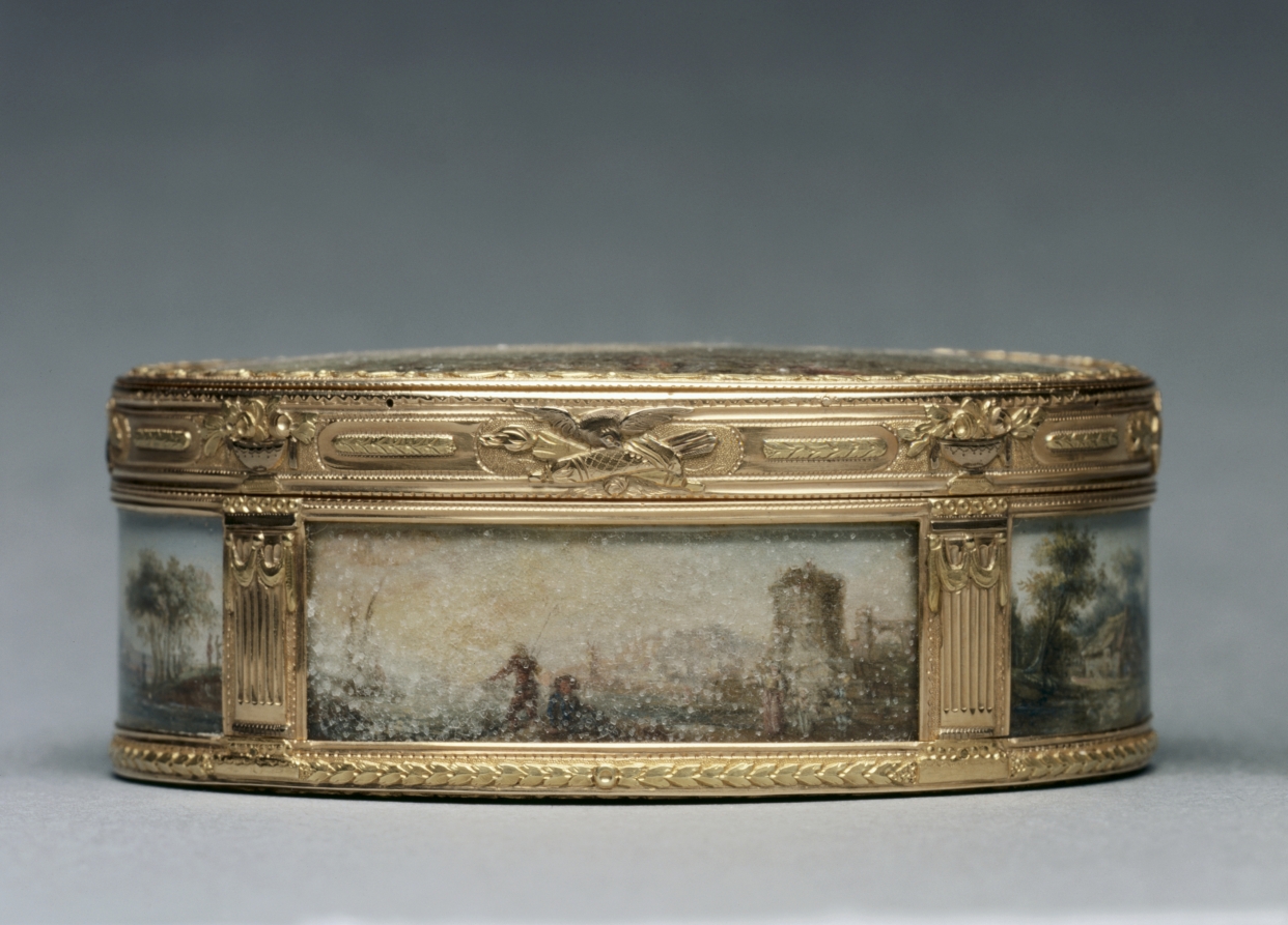 Additional museum view 2 of Snuff Box (Tabatière) (accession 1958.123).