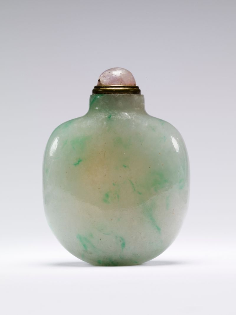 Snuff bottle of pale apple-ice green jadeite, Unknown