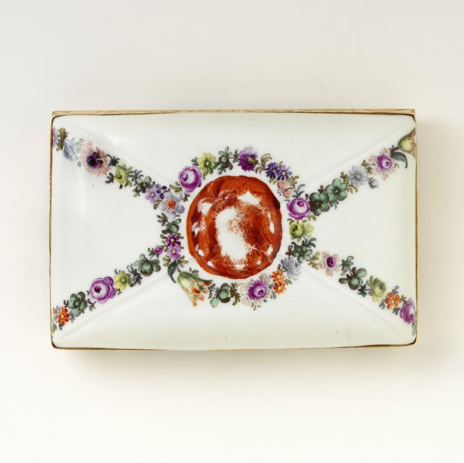 Snuffbox, porcelain, Meissen and Dresden, Germany, 1755 — museum object LOAN:GILBERT.501-2008