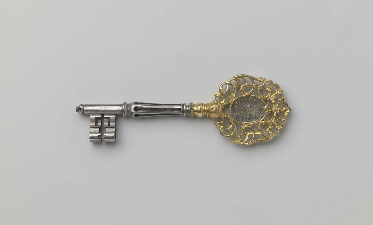 Key with crowned monogram